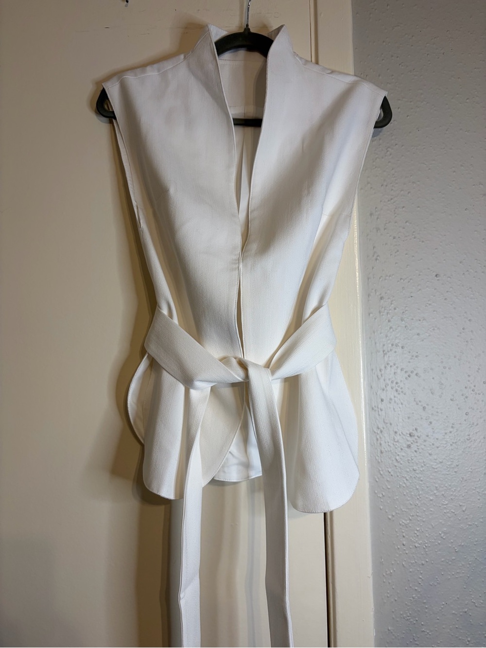 Commense White Sleeveless Tie-Waist Peplum Top